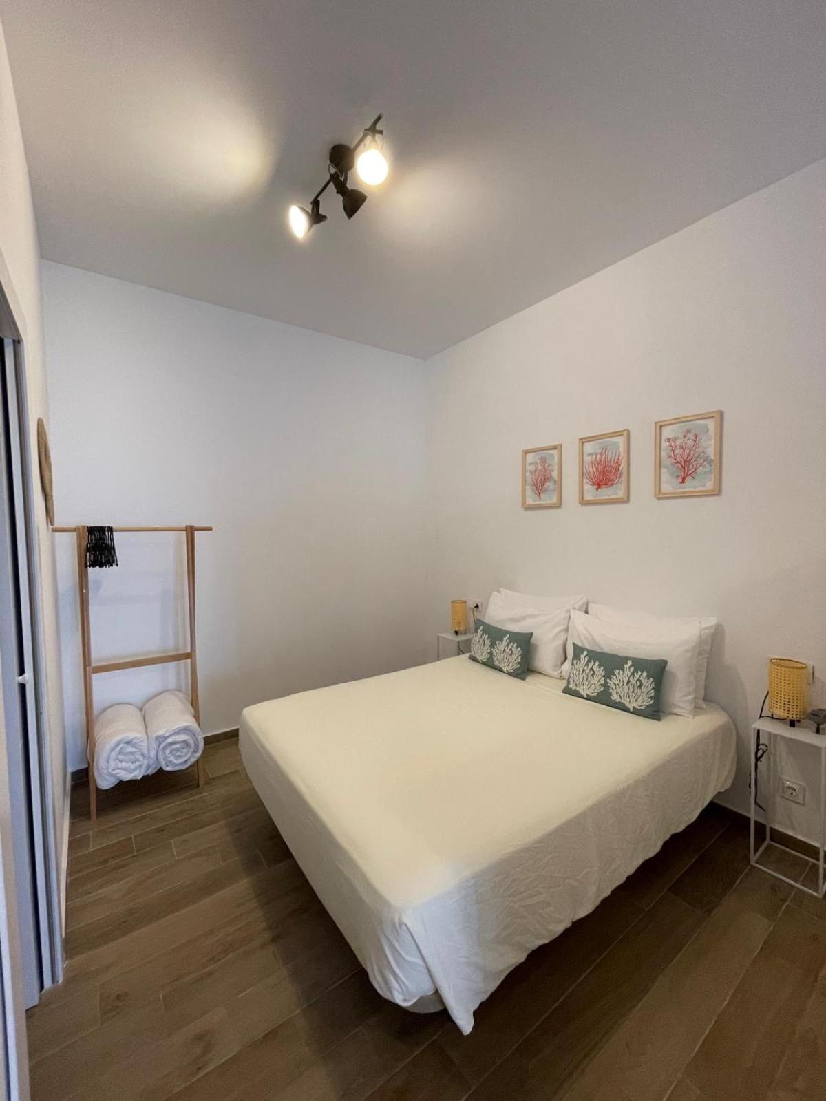 Apartamentos Matilda Коніль-де-ла-Фронтера Екстер'єр фото